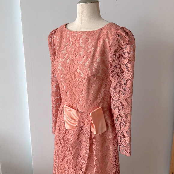 Vintage pretty in pink lace dress - Picture 1 of 10
